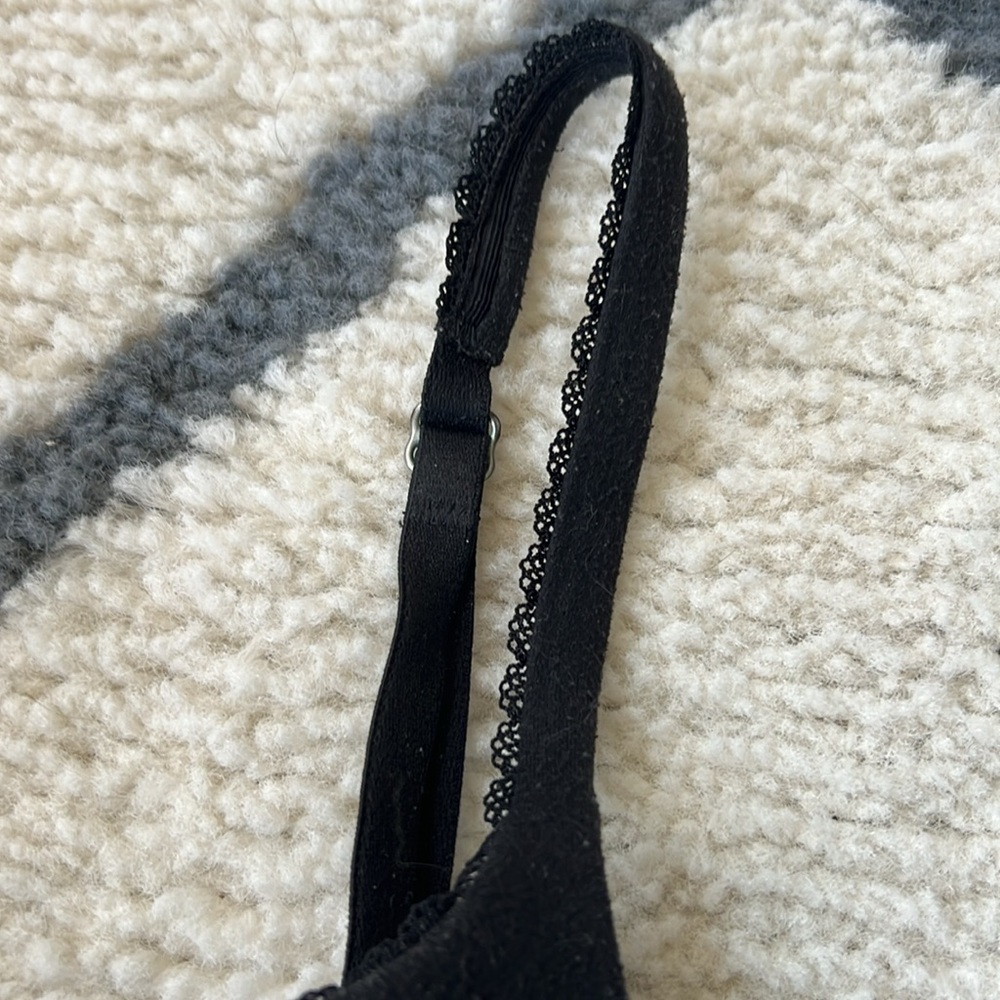 FREE w/ PURCHASE -‎ VS bra - Picture 3 of 5
